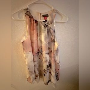 Vince Camuto floral top